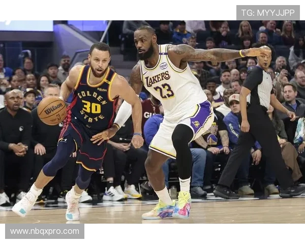 2015至2016赛季火箭队与湖人队的精彩对决回顾与分析